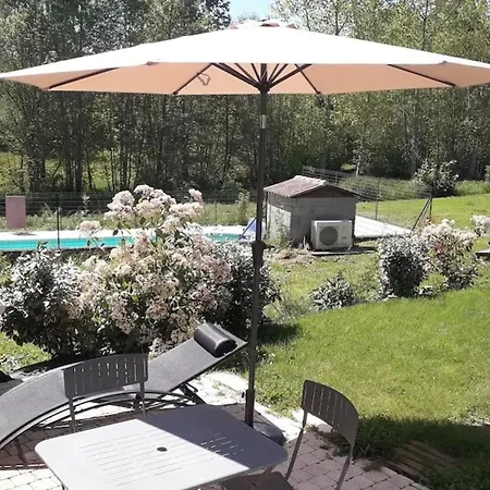 Charmante Maison Avec Piscine A Chalandray, 25 M² Σπίτι διακοπών *
