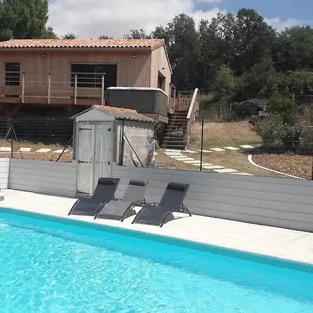 Charmante Maison Avec Piscine A Chalandray, 25 M² Σπίτι διακοπών *
