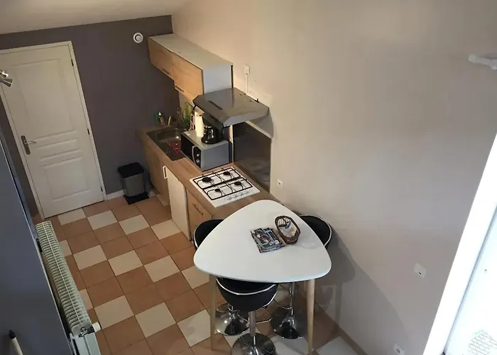 Charmante Maison Avec Piscine à Chalandray, 25 M² * Chalandray