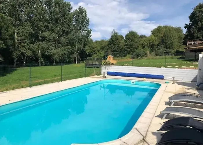 Charmante Maison Avec Piscine à Chalandray, 25 M² * Chalandray