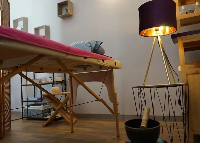 Charmante Maison Avec Piscine à Chalandray, 25 M² Chalandray